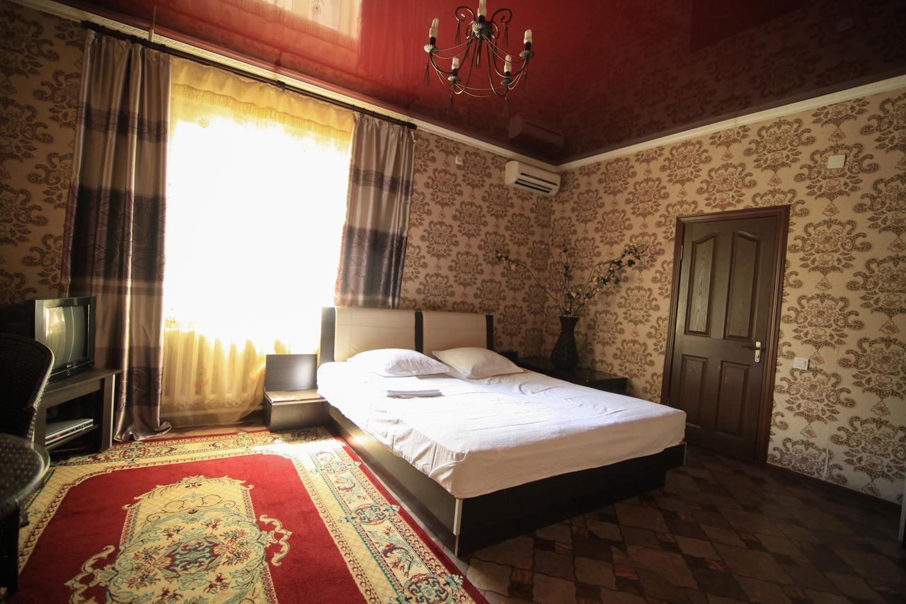 Carzone Motel Bishkek Exterior foto